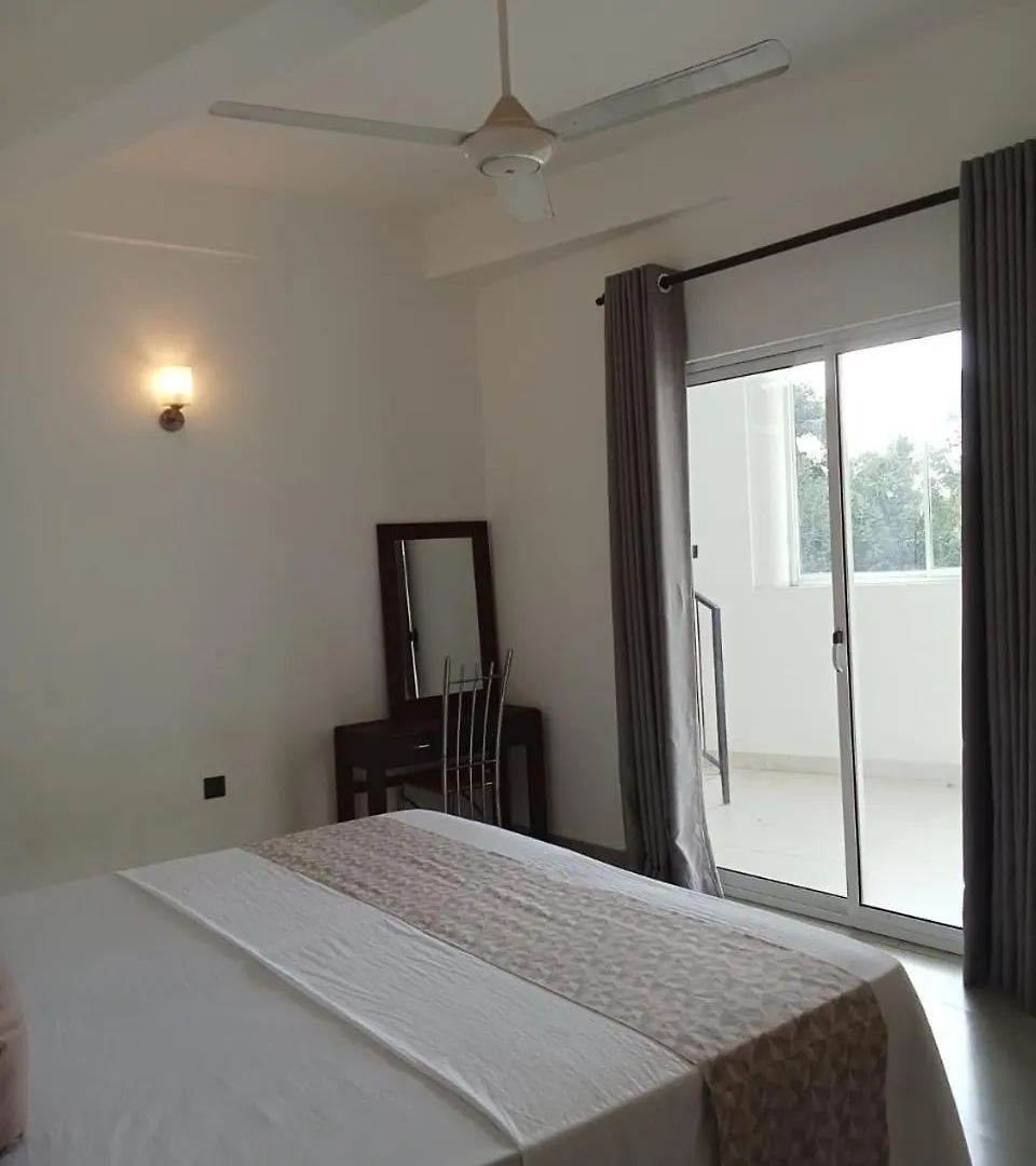 Riverside Bliss Kandy 0*,